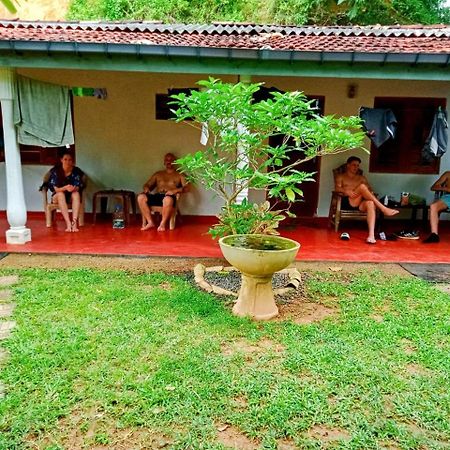 Arachchi Guest House Mirissa Exteriör bild