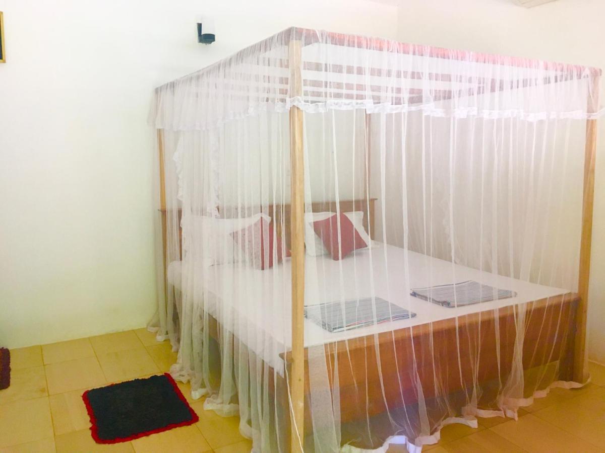 Arachchi Guest House Mirissa Exteriör bild