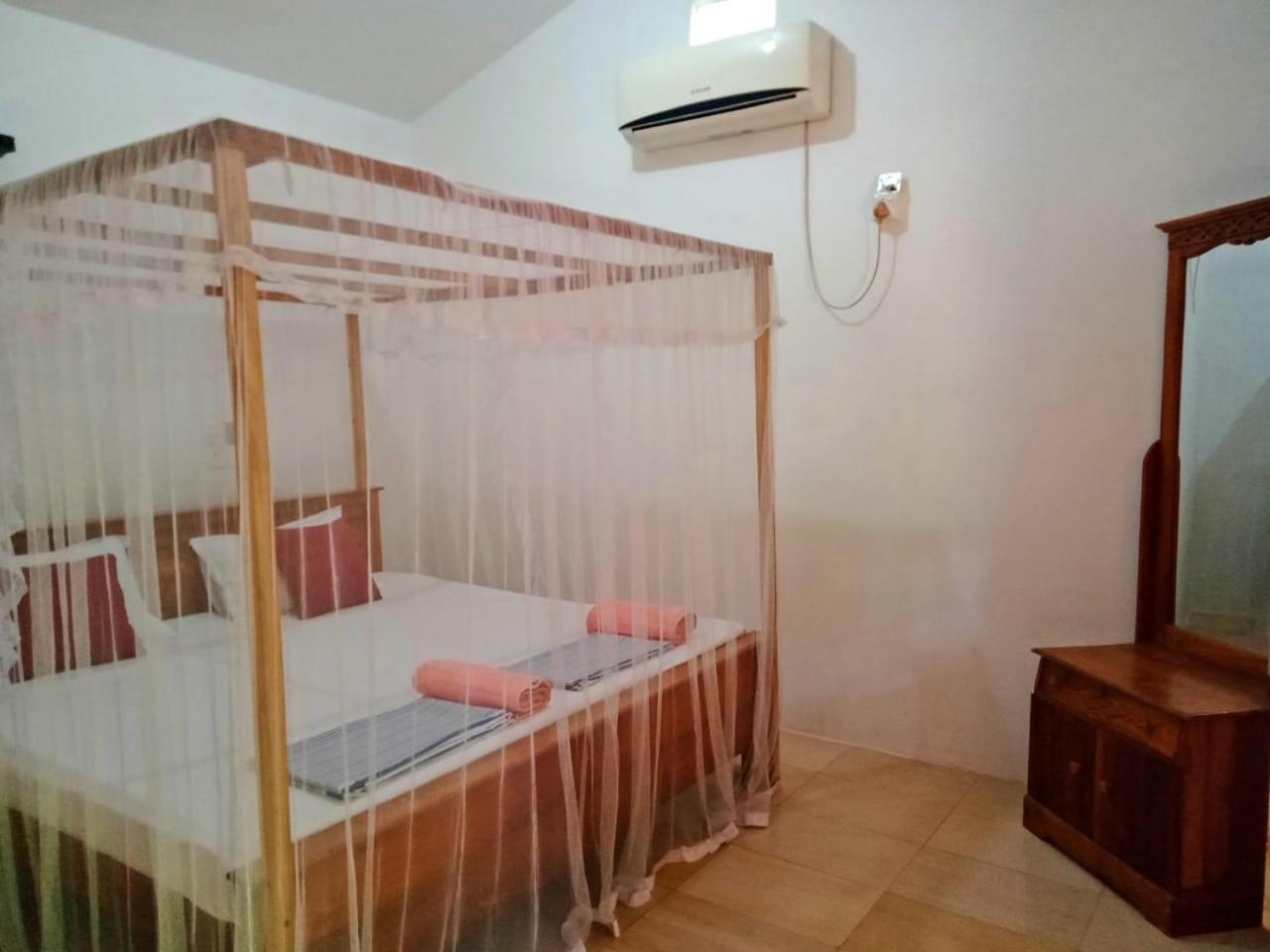 Arachchi Guest House Mirissa Exteriör bild